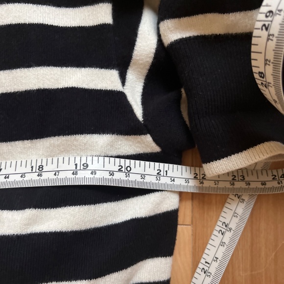 Uniqlo Smooth Cotton Relaxed Striped Long Sleeve Crew Neck Sweater - Picture 3 of 4